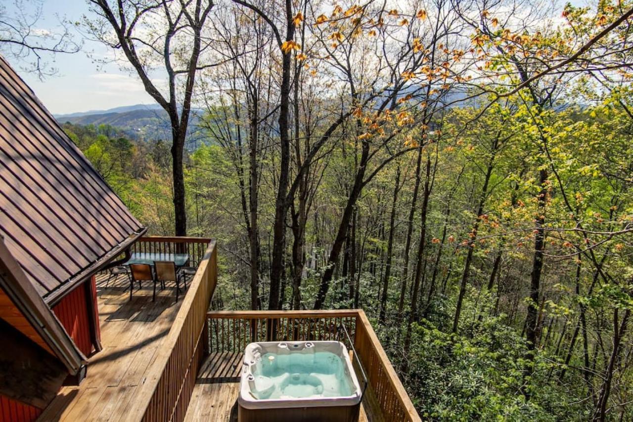 Bear View Chalet With Hot Tub And Near Ober Gatlinburg Eksteriør billede