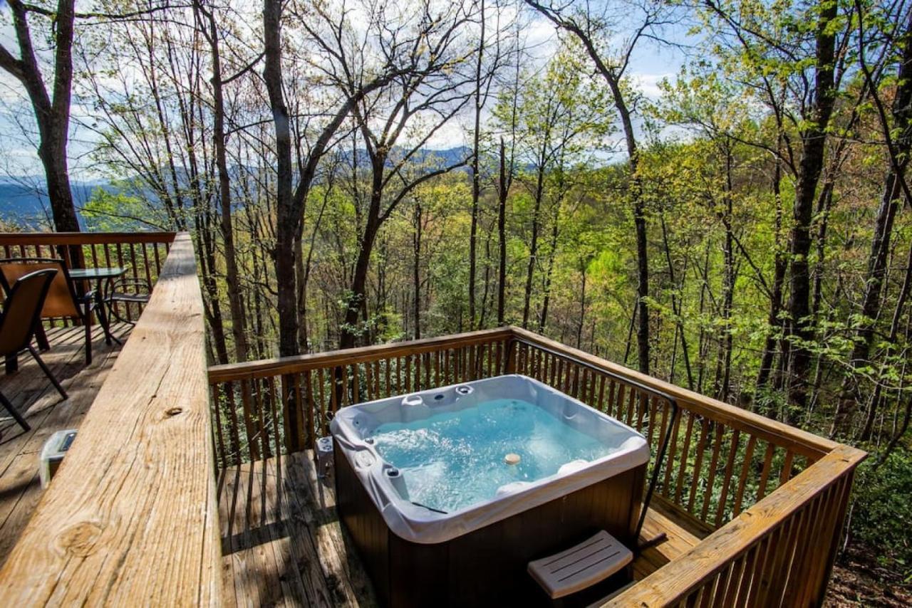 Bear View Chalet With Hot Tub And Near Ober Gatlinburg Eksteriør billede